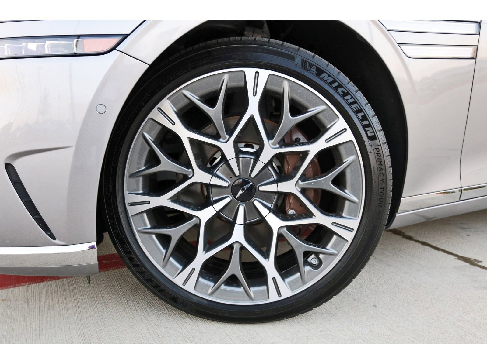 Used 2025 Genesis G90 3.5T image 33