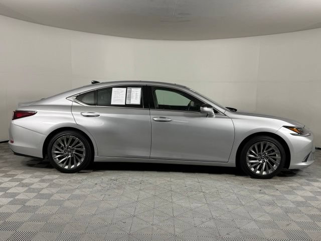 Used 2021 Lexus ES 350 Ultra Luxury w/ Accessory Package 2 FWD image 10