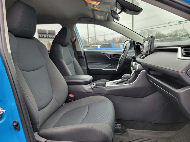 Used 2021 Toyota RAV4 LE image 23