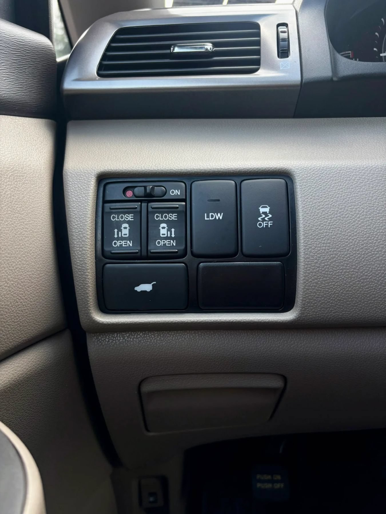 Used 2017 Honda Odyssey EX-L image 35