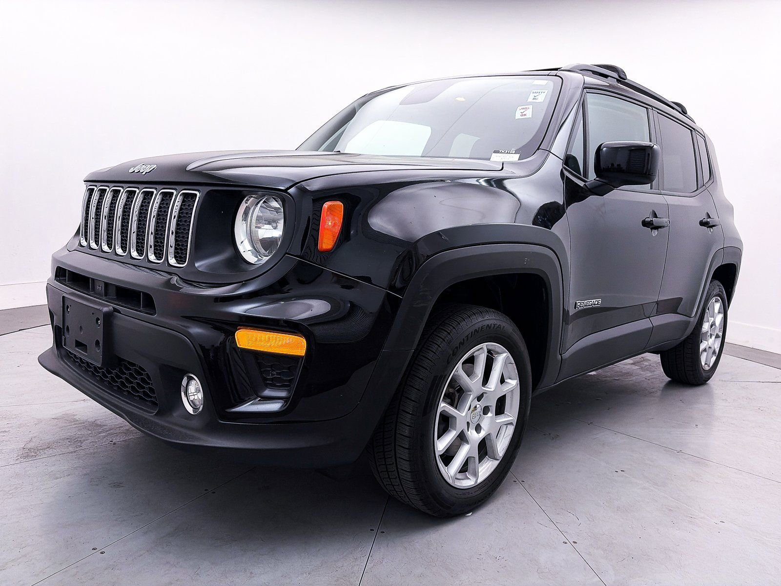 Used 2019 Jeep Renegade Latitude w/ Cold Weather Group image 7