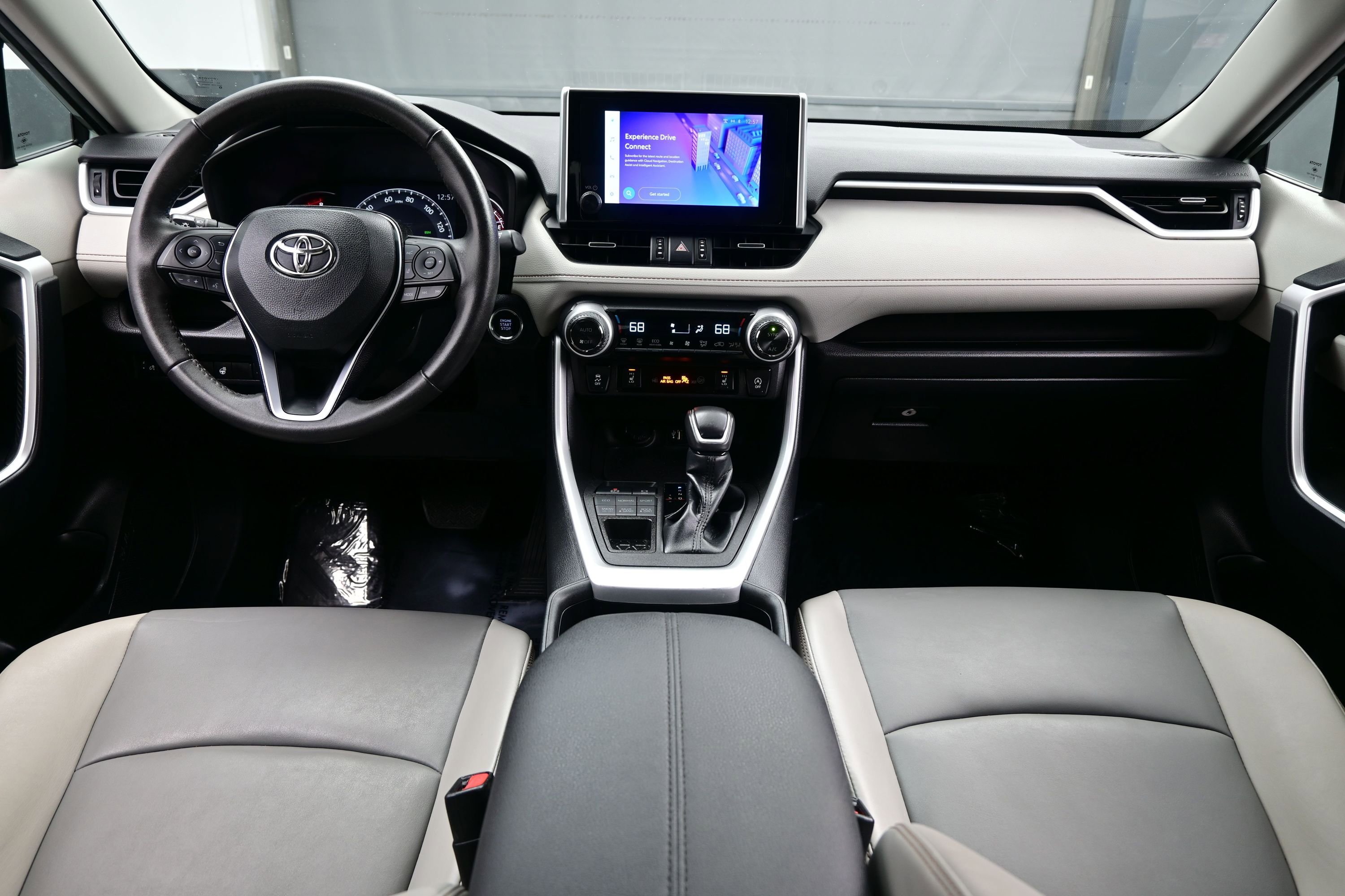 Used 2023 Toyota RAV4 XLE Premium AWD/4WD image 17
