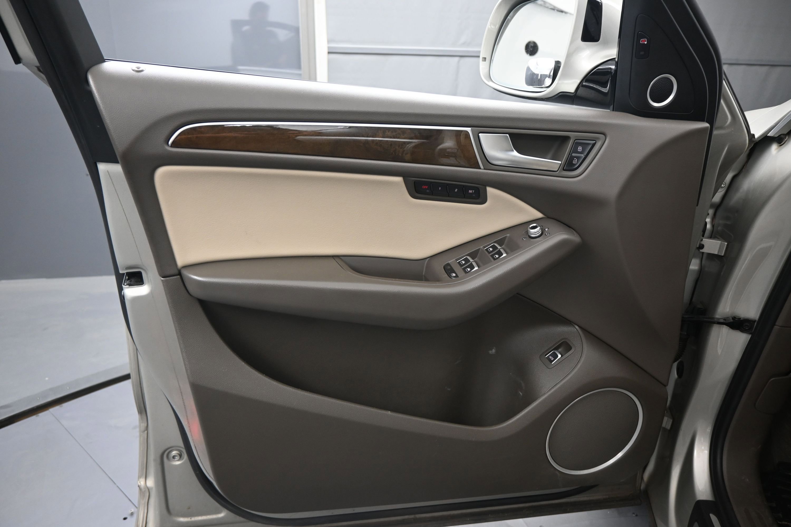 Used 2016 Audi Q5 2.0T Premium Plus w/ Technology Package image 14