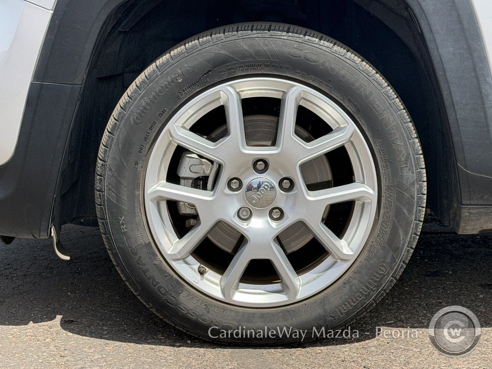 Used 2019 Jeep Renegade Latitude w/ Popular Equipment Group FWD image 6