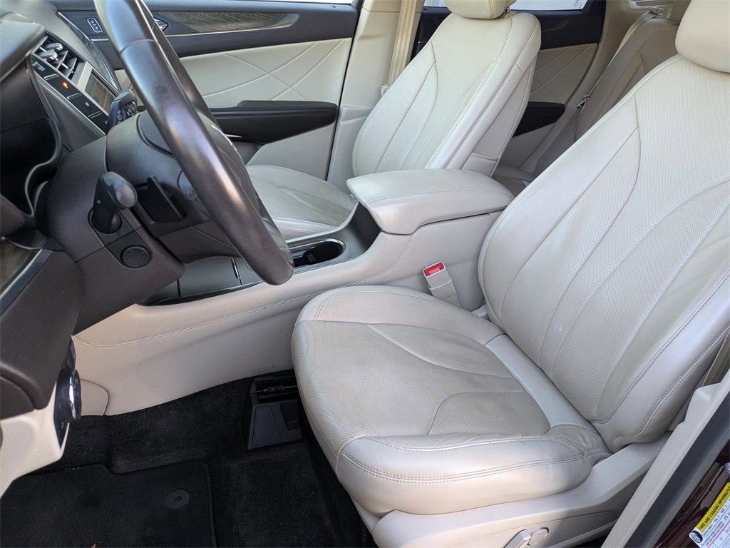 Used 2018 Lincoln MKC Reserve w/ Lincoln MKC Climate Package image 15