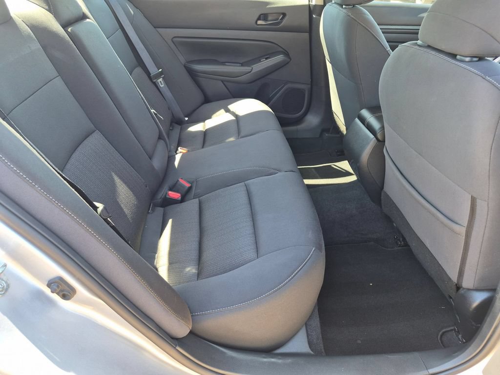 Used 2025 Nissan Altima 2.5 SV FWD image 27