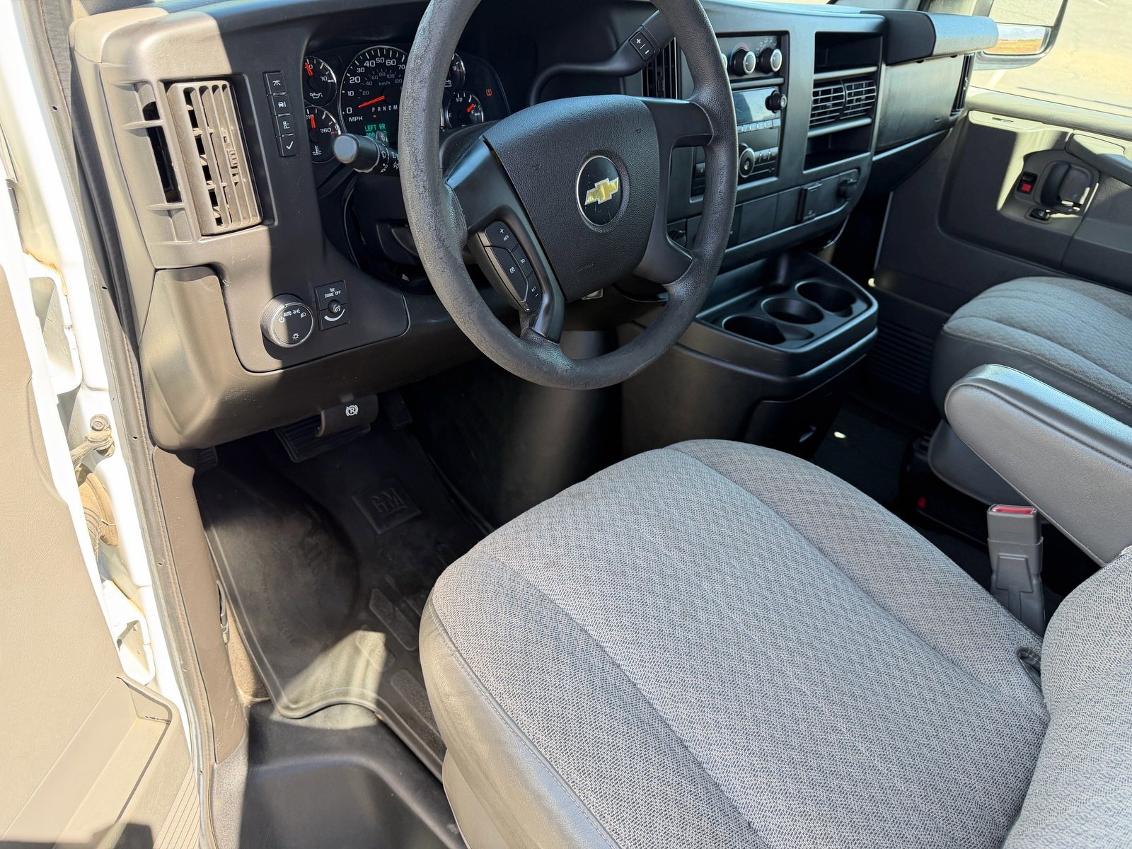 Used 2015 Chevrolet Express 3500 LT w/ LT Preferred Equipment Group RWD image 14