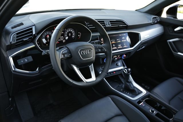 Certified 2025 Audi Q3 2.0T Premium w/ Convenience Package AWD/4WD image 19