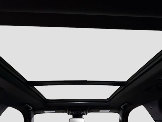 Used 2025 Chevrolet Suburban RST w/ RST Capability Package image 22