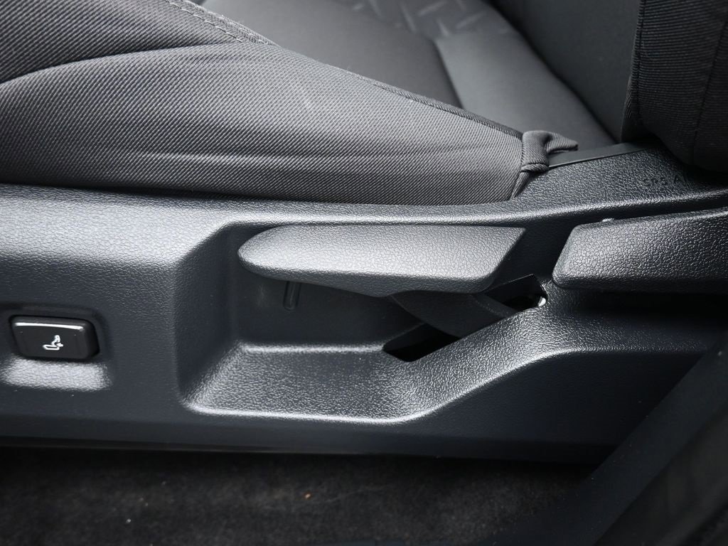 Used 2025 Toyota Tacoma SR image 12