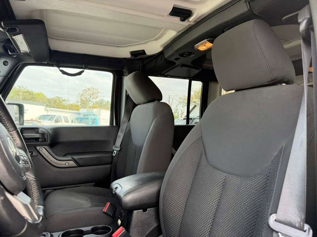 Used 2017 Jeep Wrangler Unlimited Sport image 10