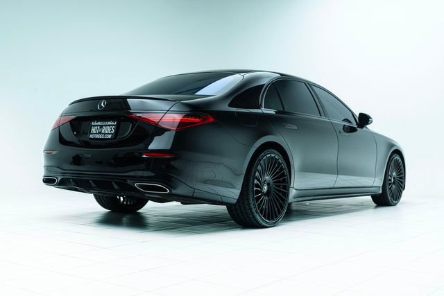 Used 2022 Mercedes-Benz S 500 4MATIC w/ AMG Line Package image 13