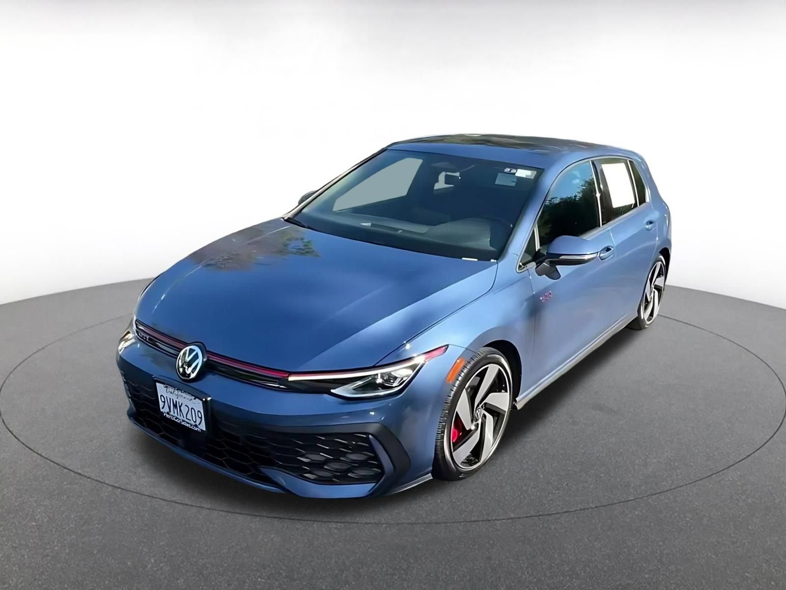 Used 2026 Volkswagen Golf S FWD image 5