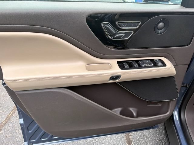 Used 2021 Lincoln Aviator Reserve w/ Equipment Group 201A RWD image 12