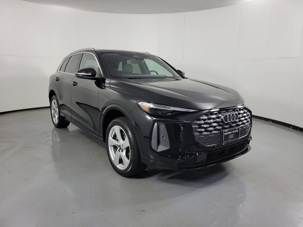 Used 2025 Audi Q5 Premium Plus w/ Premium Plus AWD/4WD image 3