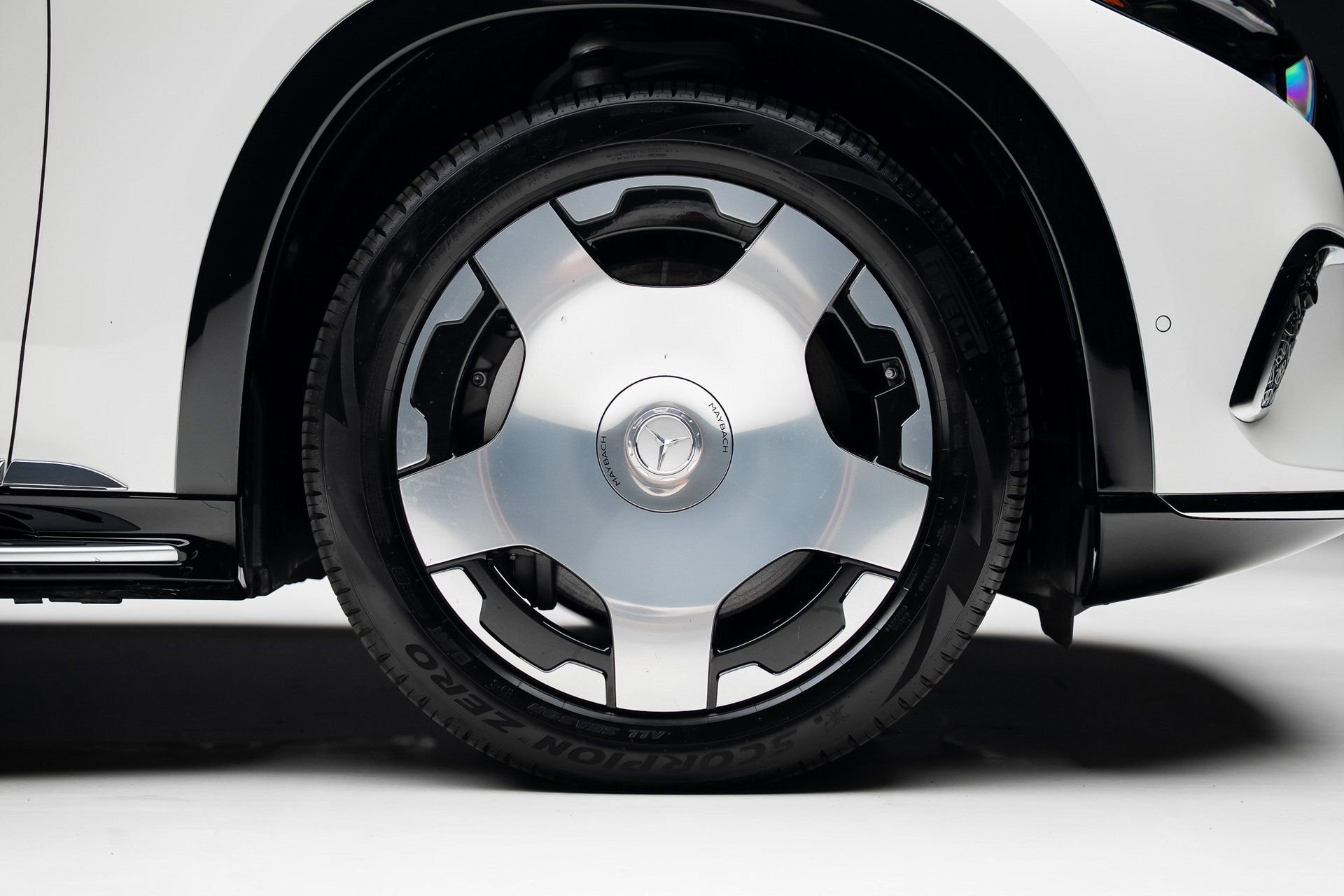 Used 2024 Mercedes-Benz Maybach EQS 680 4MATIC image 40