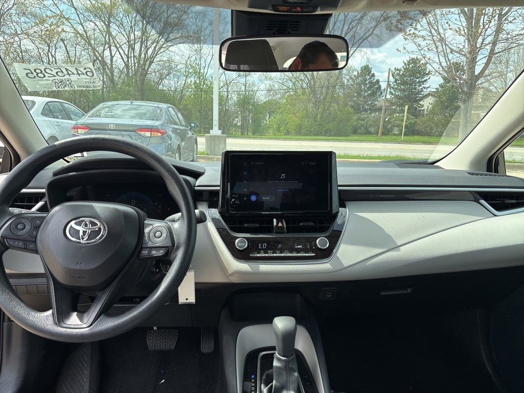 Used 2026 Toyota Corolla LE FWD image 22