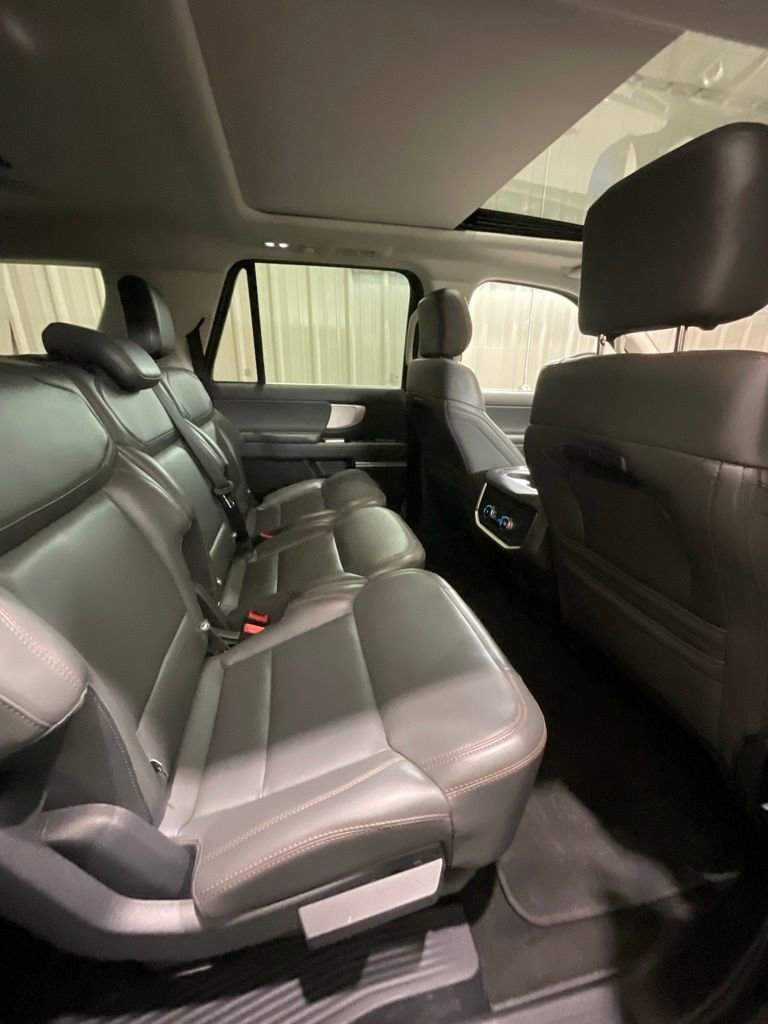 Used 2025 Ford Expedition Max Active AWD/4WD image 14