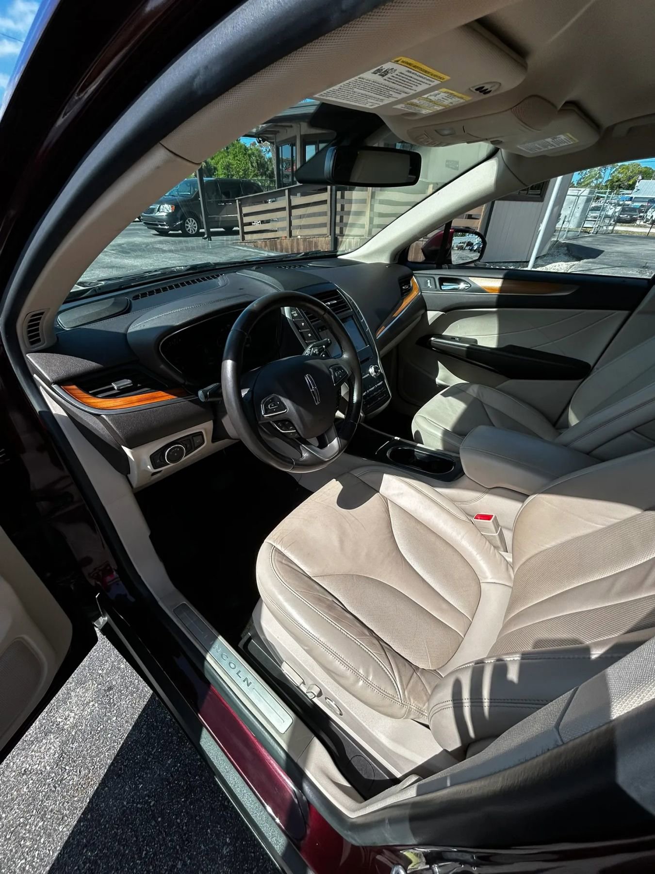 Used 2018 Lincoln MKC Select w/ Select Plus Package FWD image 34