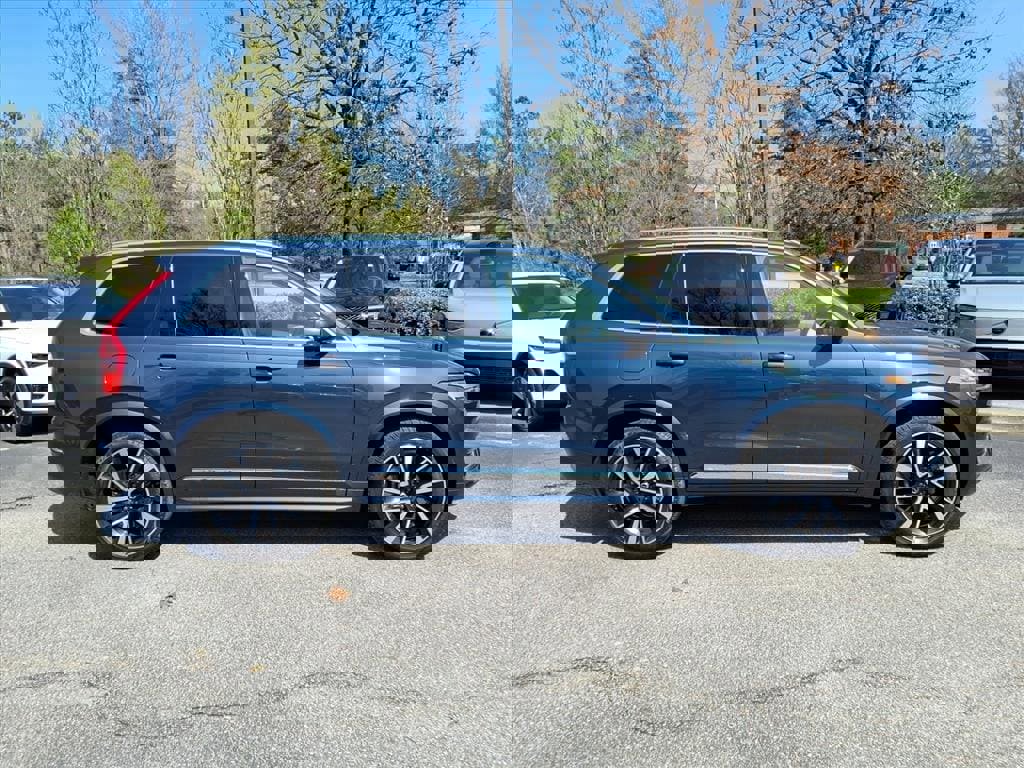 Certified 2023 Volvo XC90 B5 Plus image 2