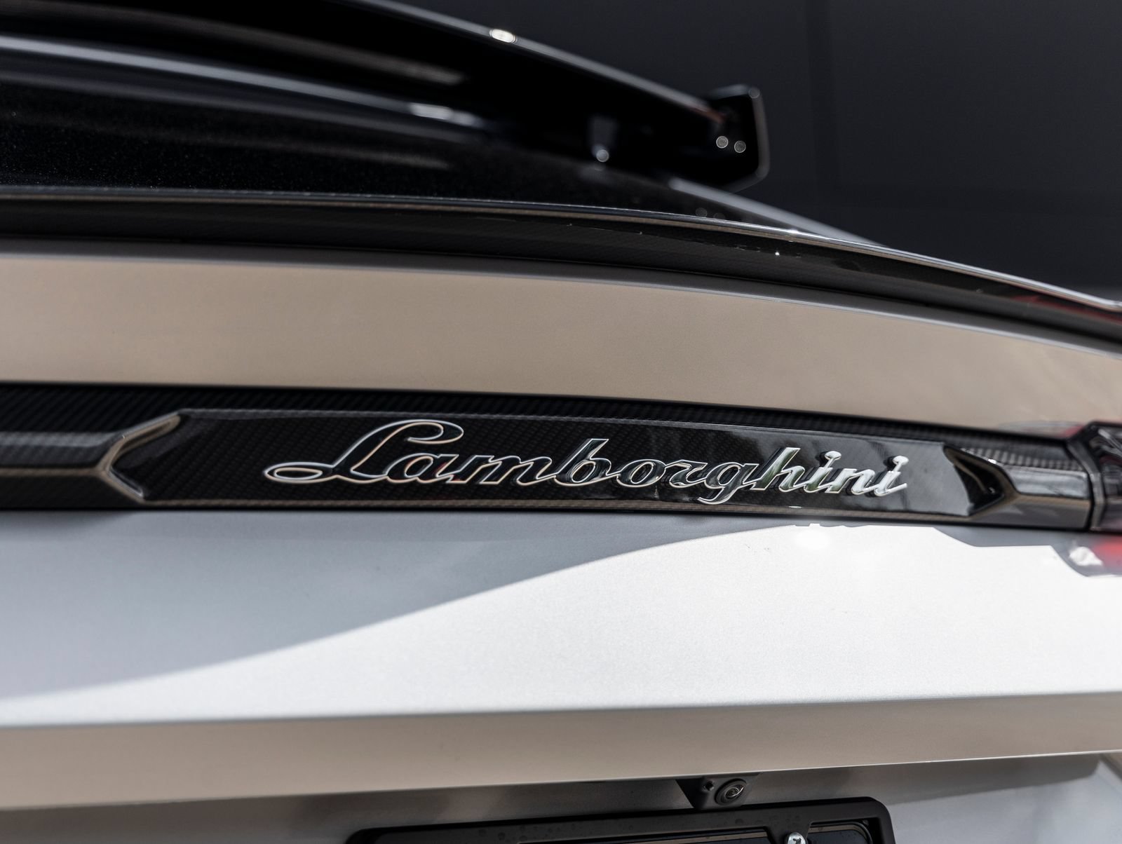 Used 2024 Lamborghini Urus Performante AWD/4WD image 13