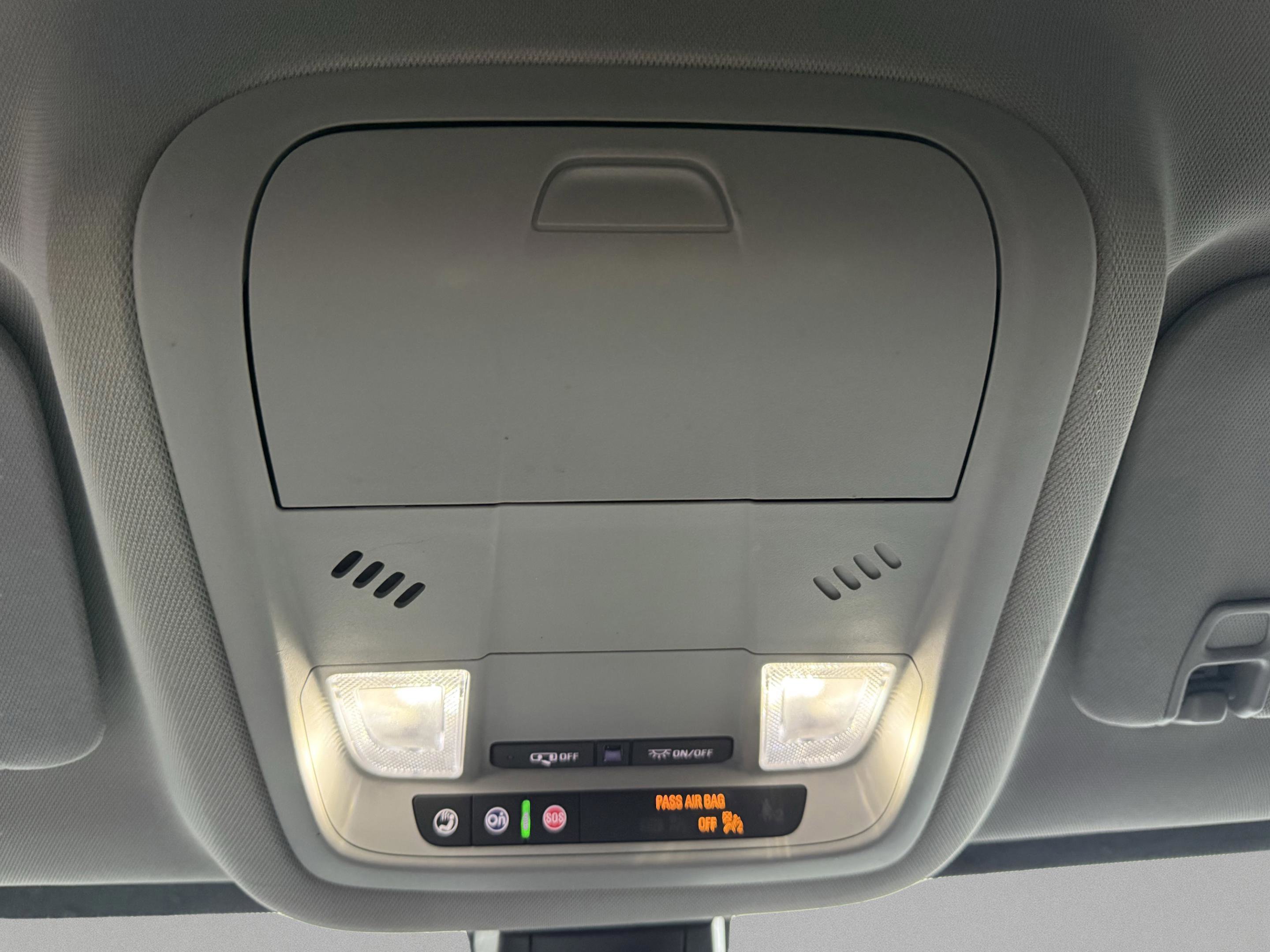 Used 2022 GMC Acadia SLE image 23