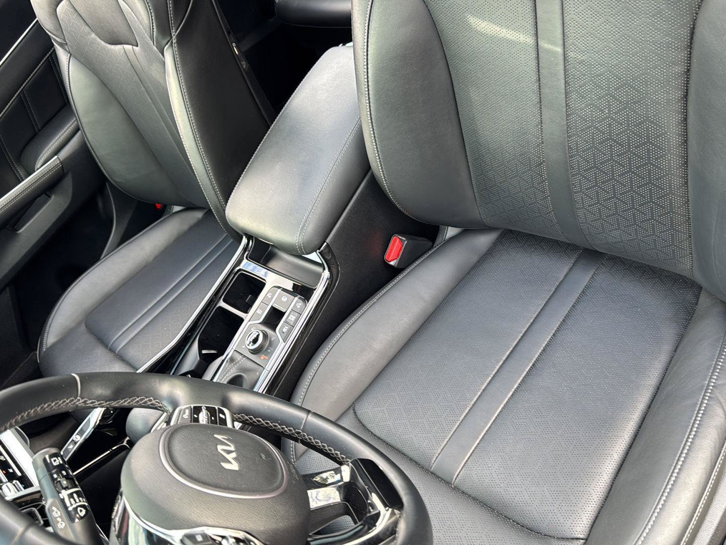 Used 2023 Kia Sorento SX AWD/4WD image 19