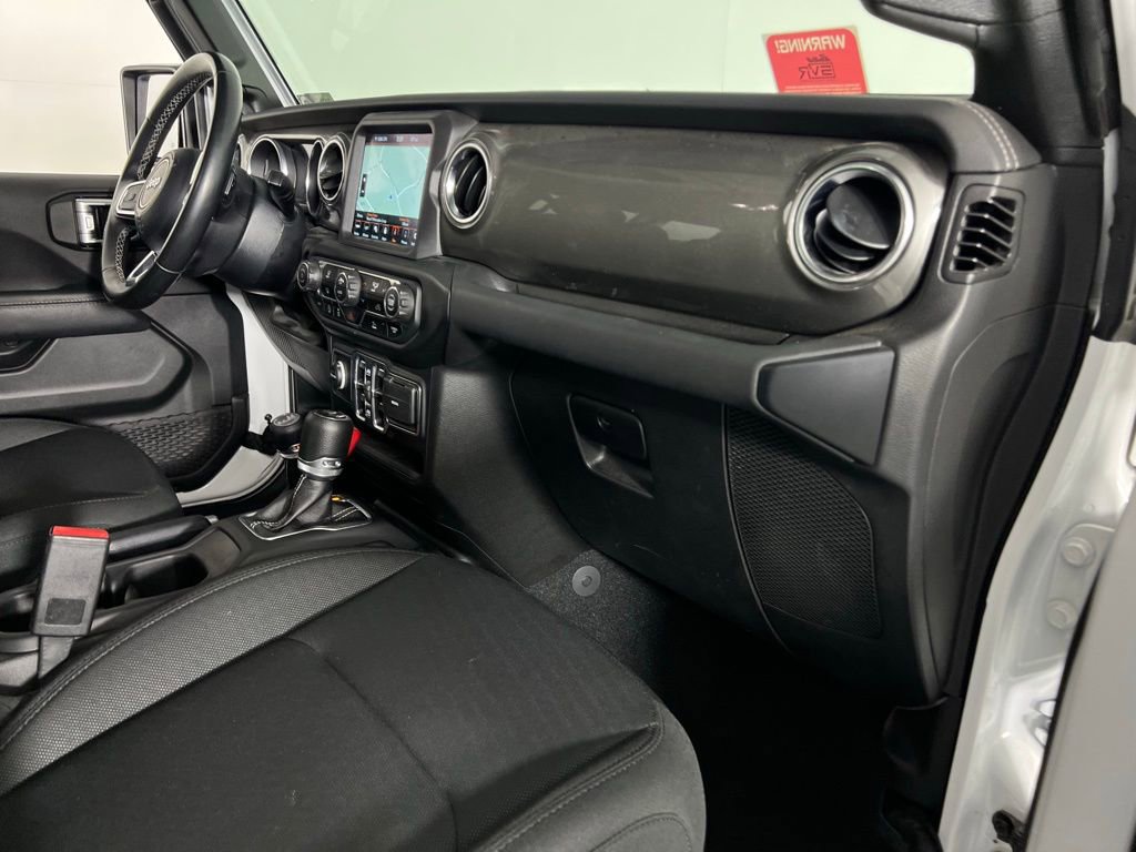 Used 2022 Jeep Wrangler Unlimited Sahara image 32