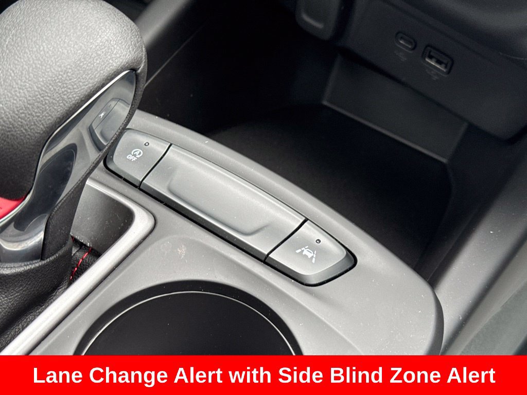 Used 2026 Chevrolet Trax RS w/ Sunroof Package FWD image 18