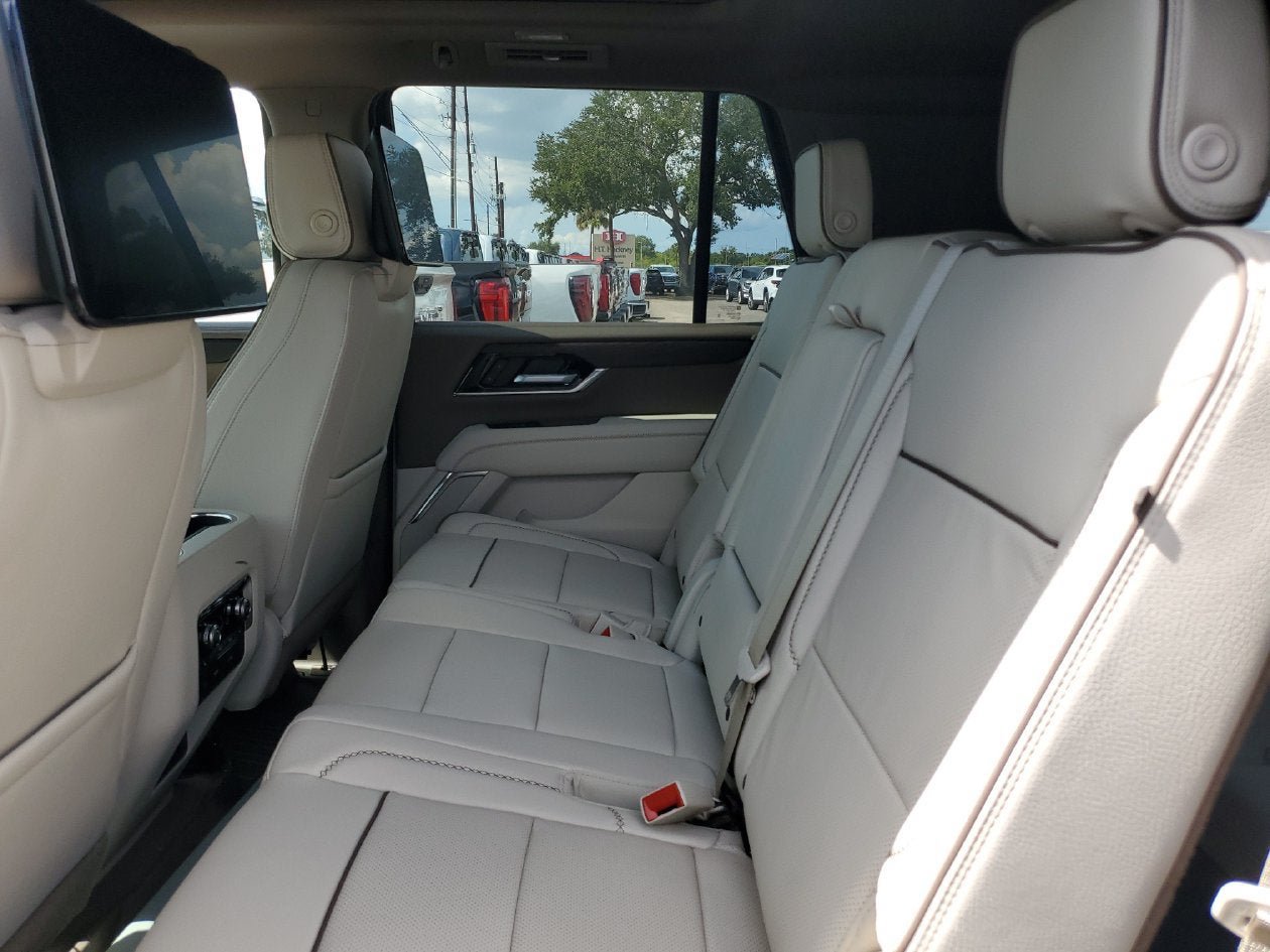New 2027 GMC Yukon Denali w/ Denali Reserve Package AWD/4WD image 11