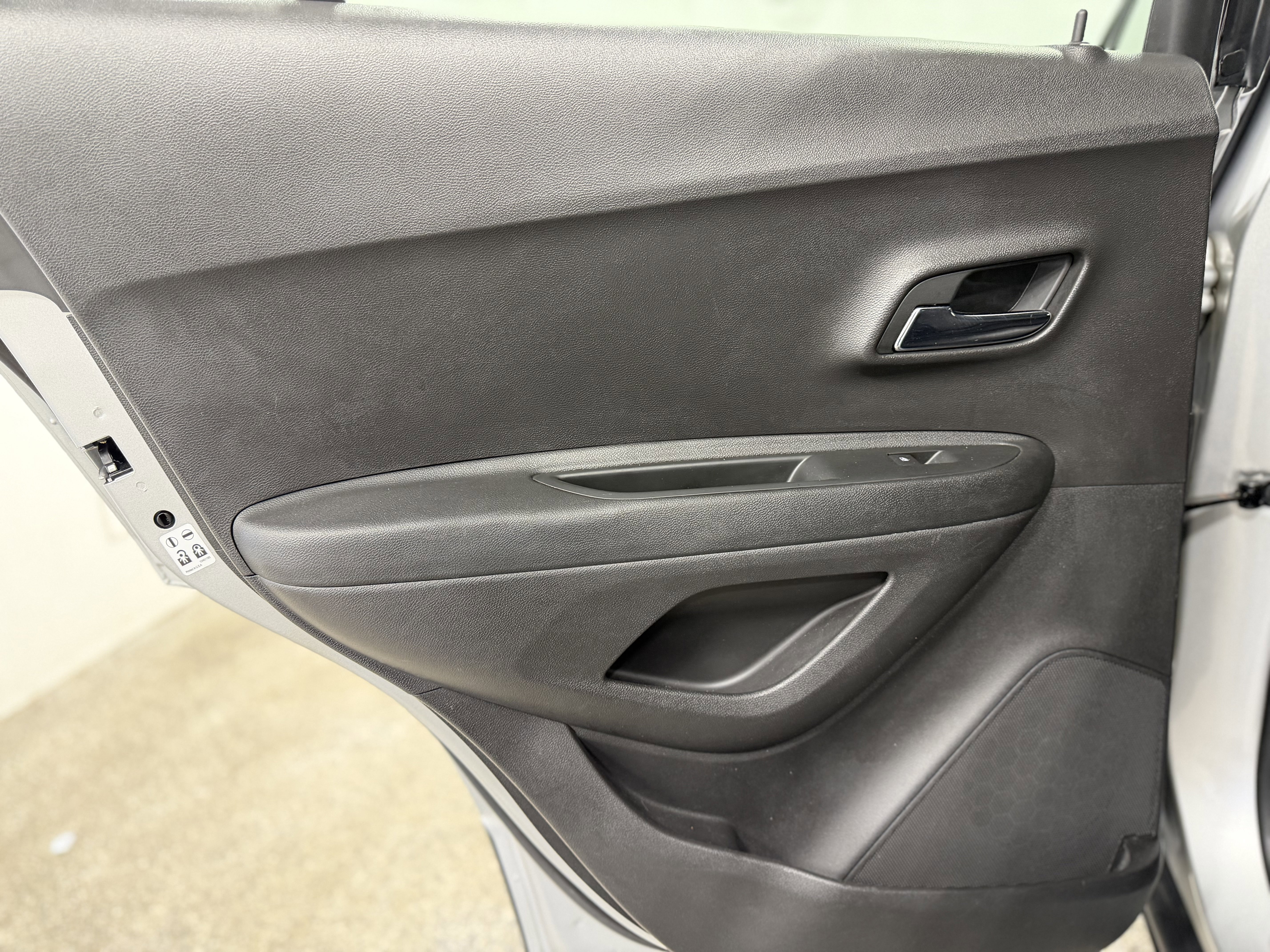 Used 2019 Chevrolet Trax LT w/ Sun & Sound Package image 23