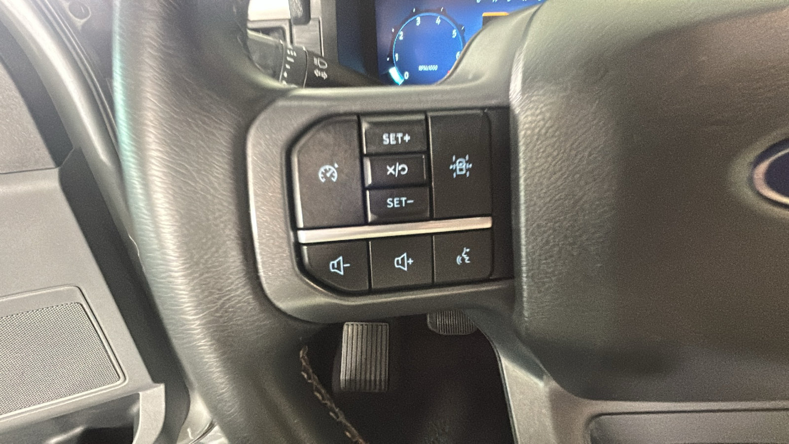 Used 2025 Ford F150 XLT w/ Equipment Group 301A Standard AWD/4WD image 18