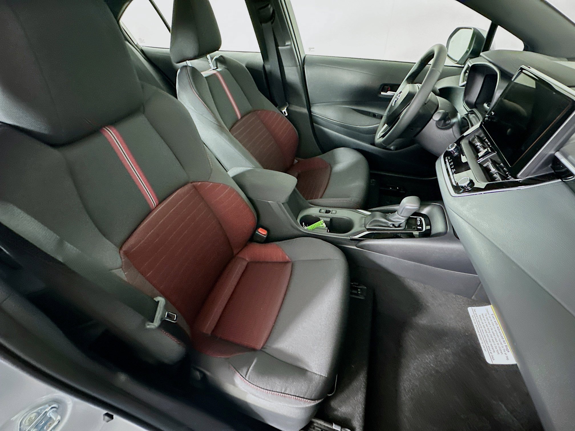 Used 2026 Toyota Corolla SE FWD image 30
