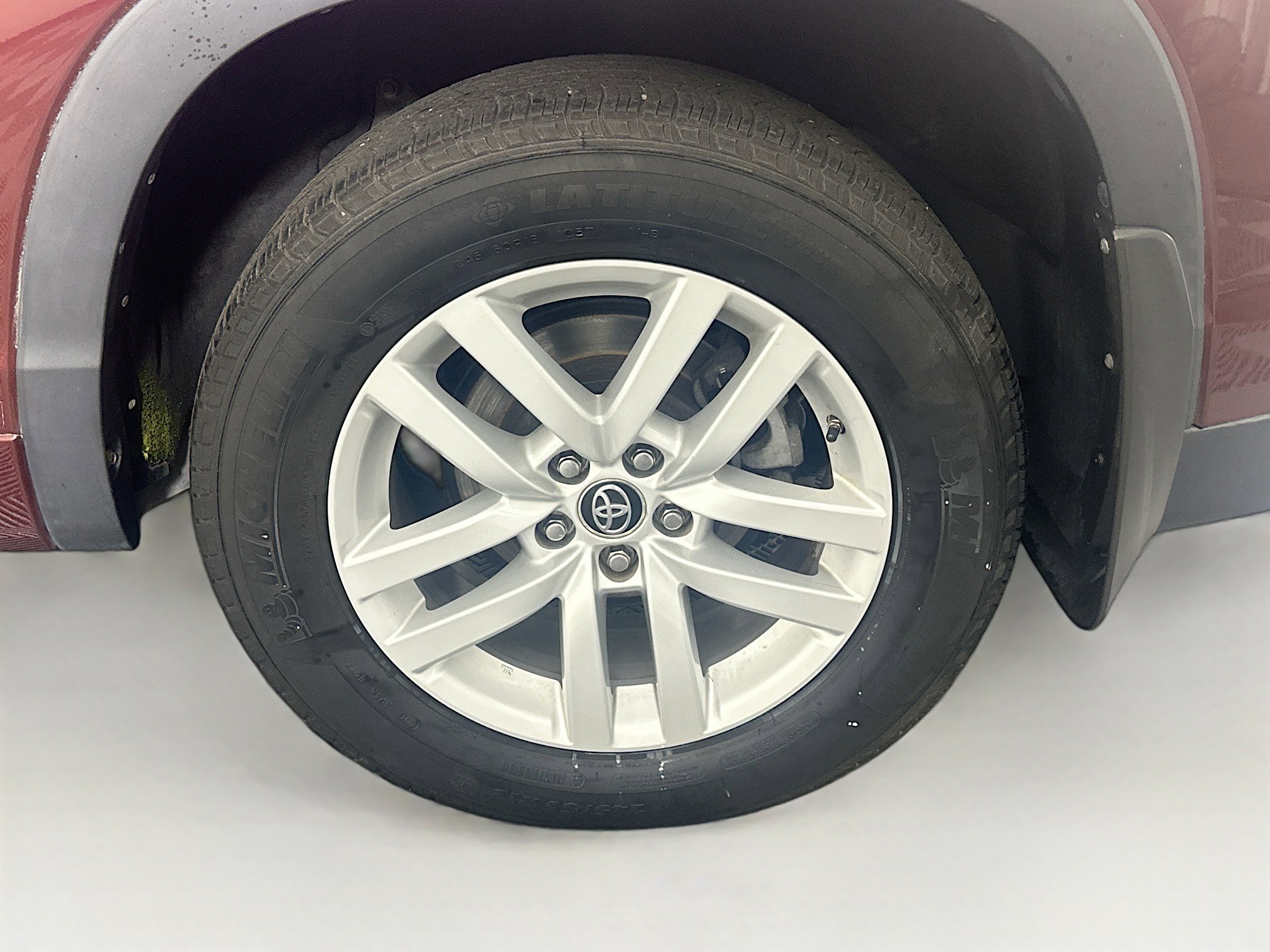 Used 2016 Toyota Highlander LE image 11