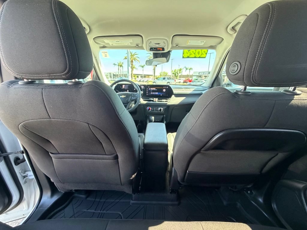 Used 2024 Chevrolet TrailBlazer LS FWD image 12