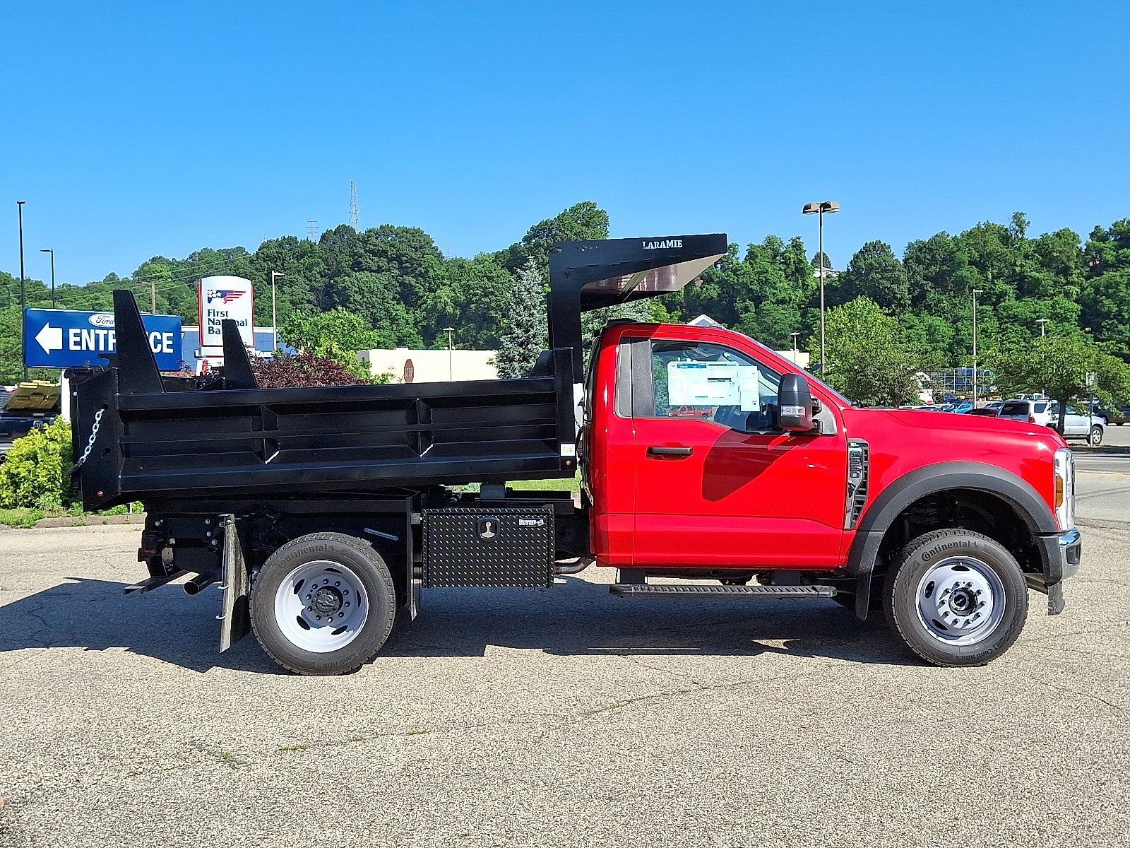 New 2025 Ford F550 4x4 Regular Cab Super Duty image 7