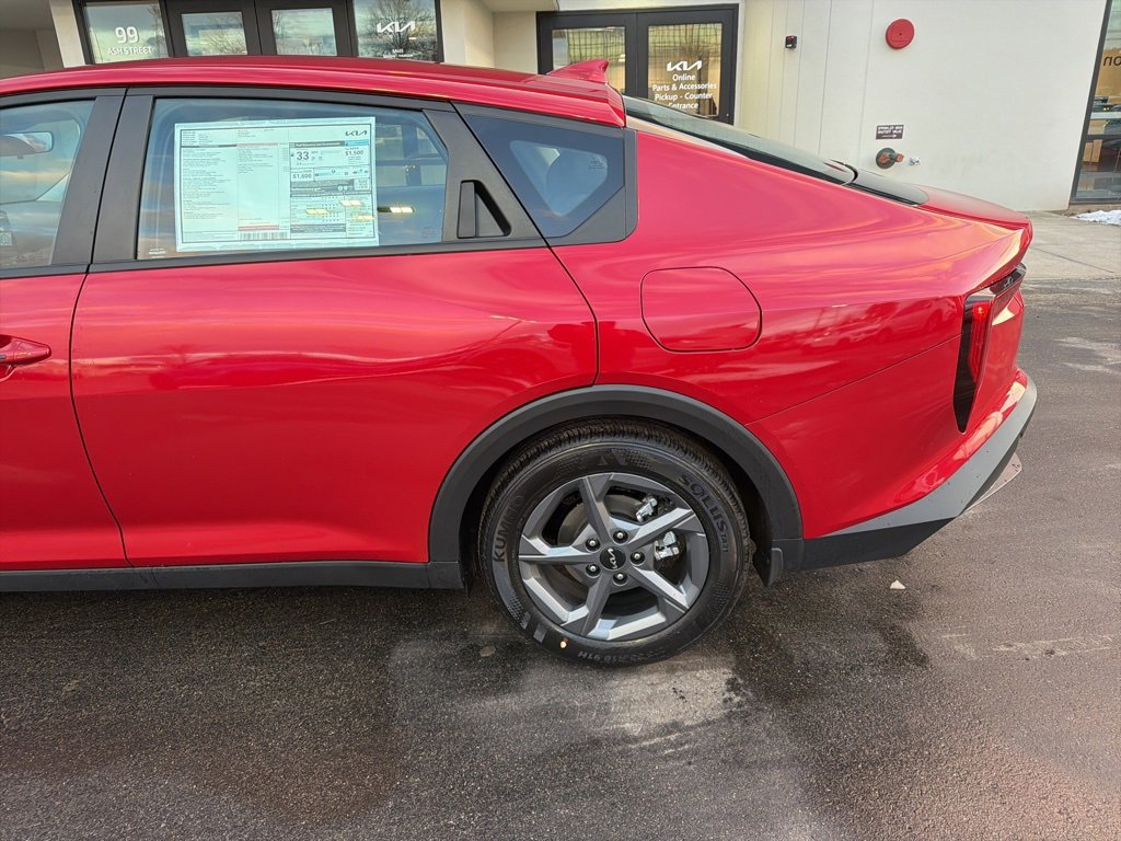 New 2025 Kia K4 LXS image 10