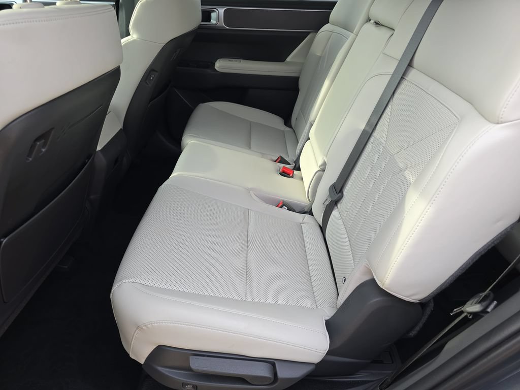 Used 2026 Hyundai Santa Fe SEL FWD image 15