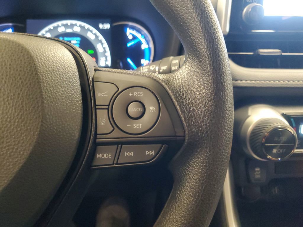 Certified 2025 Toyota RAV4 XLE image 21