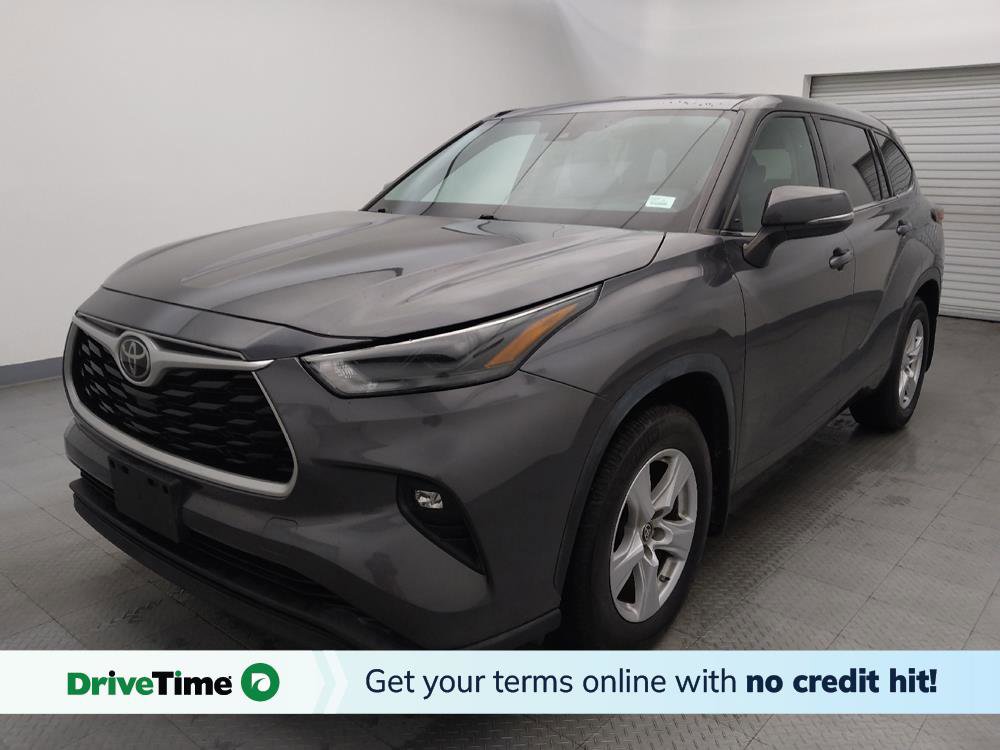 Used 2022 Toyota Highlander LE image 1