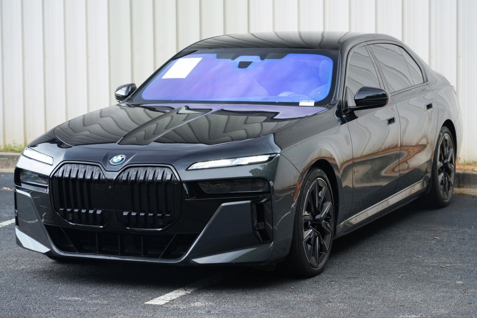 Used 2023 BMW i7 xDrive60 w/ Executive Package 2 AWD/4WD image 61