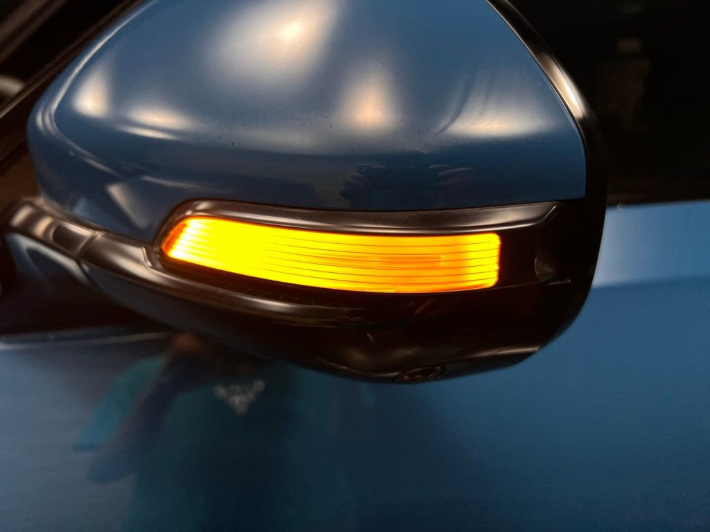 Used 2025 Rivian R1T Adventure image 24