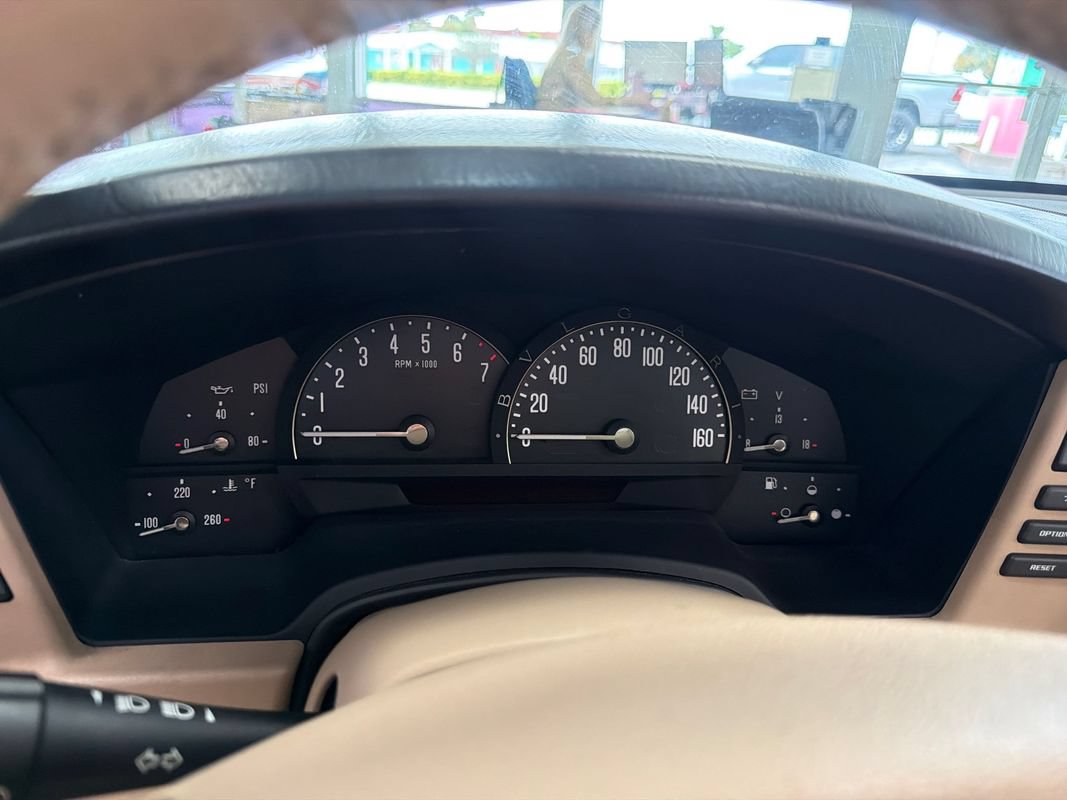 Used 2008 Cadillac XLR RWD image 17