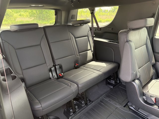 New 2026 Chevrolet Suburban High Country w/ Sun And Tow Package AWD/4WD image 32