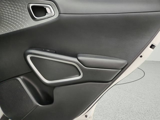 Used 2023 Kia Soul S FWD image 30