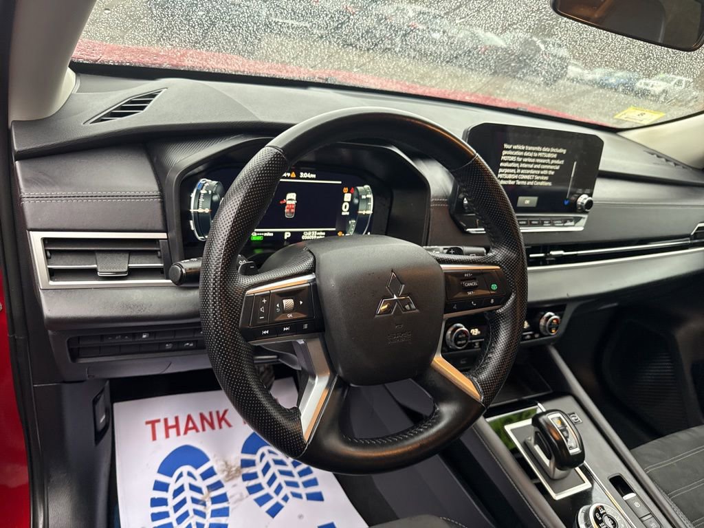 Used 2024 Mitsubishi Outlander 4WD Plug-In Hybrid image 16