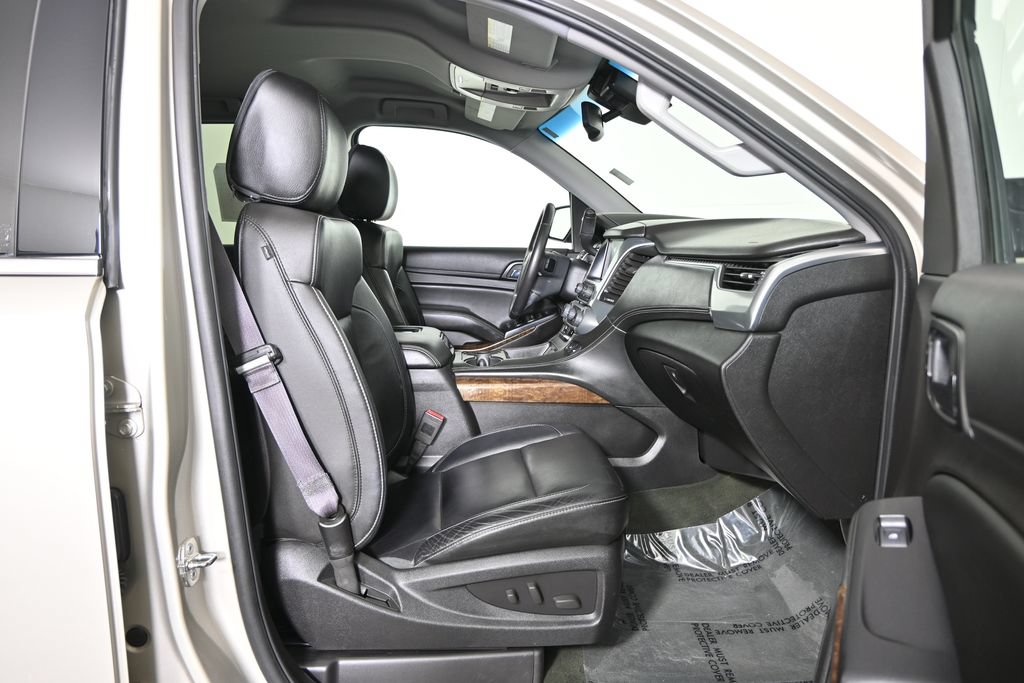 Used 2015 Chevrolet Tahoe LT w/ Luxury Package AWD/4WD image 13