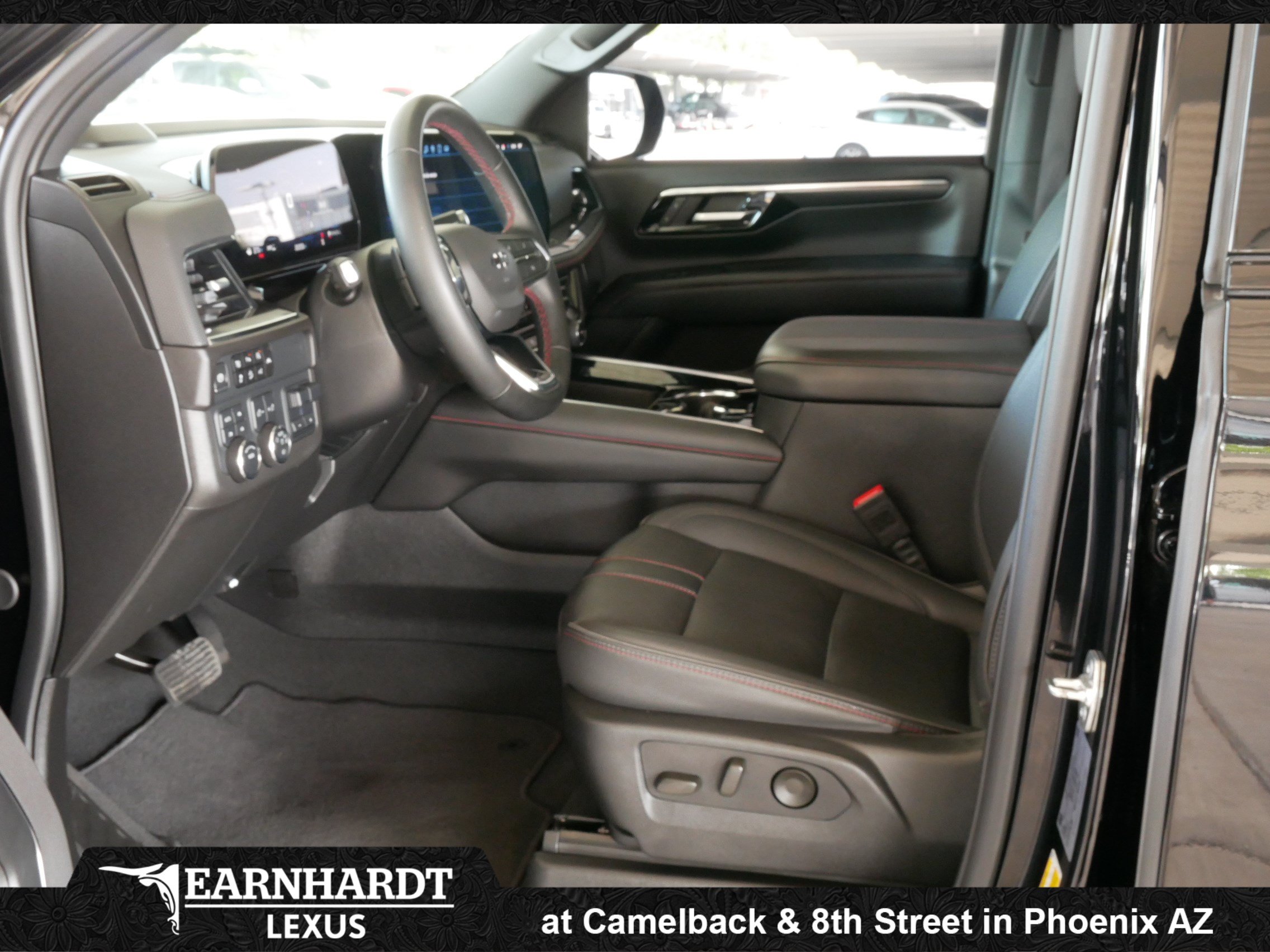 Used 2025 Chevrolet Suburban RST w/ Sun And Tow Package AWD/4WD image 4