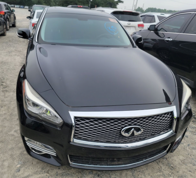 Used 2016 INFINITI Q70 3.7 RWD image 9