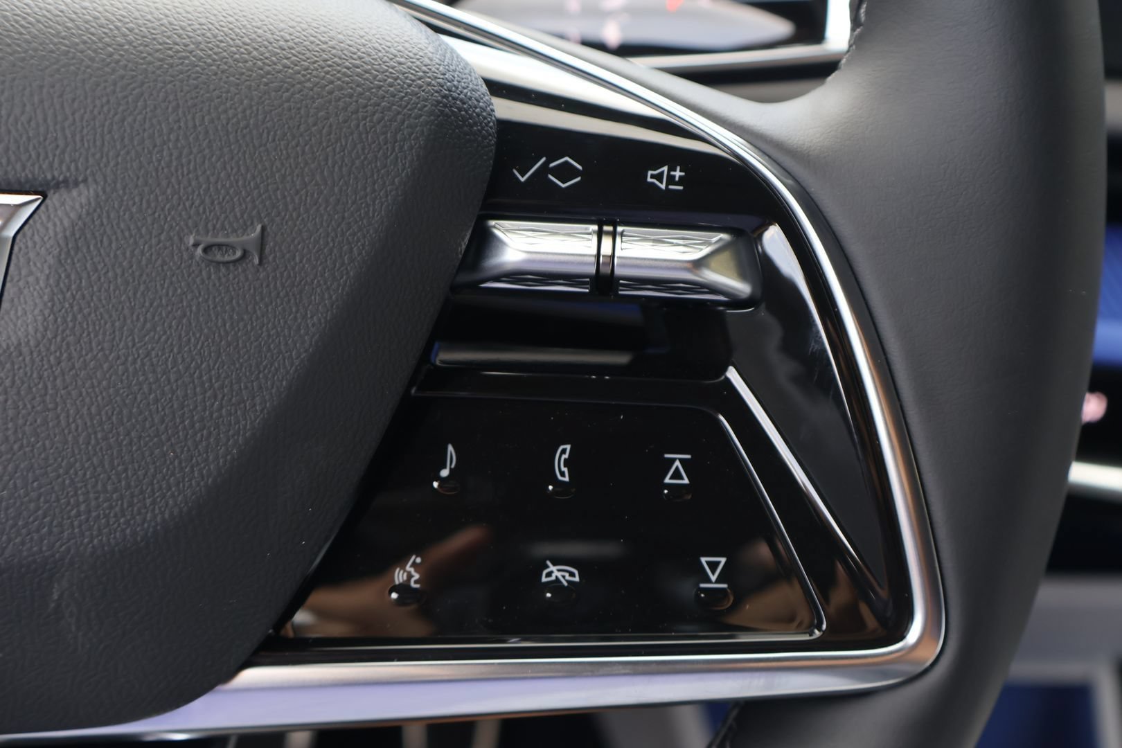 New 2026 Cadillac Optiq Luxury 1 RWD image 22